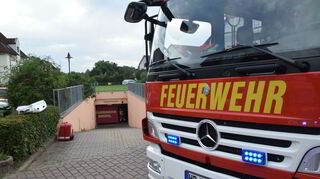 Bei einem tragischen Unfall in Rohrhof ist am Samstagabend eine 80-jährige Frau tödlich verunglückt.