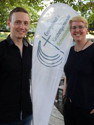 Simon Layer und Franziska Beetschen bringen die Kirche zu den Menschen.
