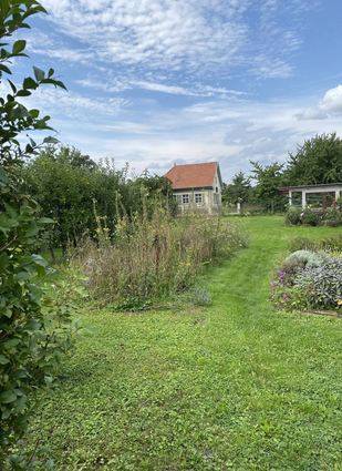 Einen idyllischen Anblick bietet der Vereinsgarten des OGV, der am ersten September-Wochenende zur Bühne für das große Sommerfest wird.