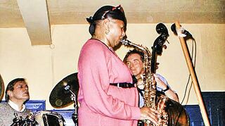 Legendär waren auch die Jazz-Sessions im „Zähringer Hof“. Wer aus der Szene Zeit hatte, machte mit oder brachte Gastmusiker mit in den Saal.