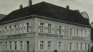Ein historisches Bild vom Gasthaus „Zähringer Hof“, das uns Gerhard Rieger aus seiner Postkartensammlung zur Verfügung gestellt hat.