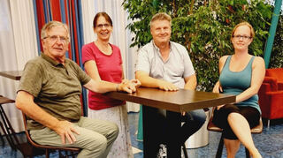 Die Führung des FDP-Ortsverbands Hockenheim: Stadtrat Helmut Kief, stellvertretende Vorsitzende Claudia Loff, Stadtrat Frank Köcher-Hohn und Vorsitzende Julia Klein.