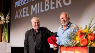 Lobender und Gelobter: Festivalintendant Michael Kötz und Schauspieler Axel Milberg (rechts).