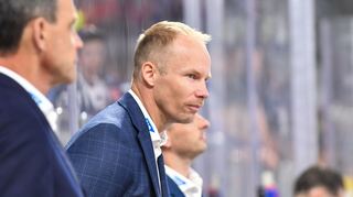 Mit seinem Team zufrieden: Adler.Chefcoach Johan Lundskog.