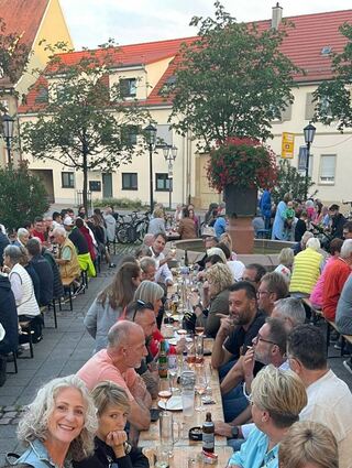 Schorle oder einen guten Schoppen aus St. Martin – die Besucherinnen und Besucher hatten die Wahl. Die Atmosphäre war bestens und das Wetter hat prima gehalten.
