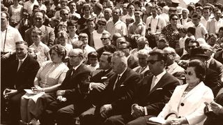 Am 29. Juni 1963 wurde das Brühler Freibad unter Beteiligung von viel Prominenz – darunter Landrat Dr. Valentin Gaa, Abgeordneter Emil Limbeck sowie Bürger-meister Waibel aus Schwetzingen – und unter großer Beteiligung der Bevölkerung offiziell eröffnet.