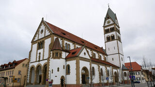 Die 1905 im neoromanischen Still erbaute katholische Kirche St. Sebastian in Ketsch gehört zum Trio der drei Gottes-häuser, die Patronatskirche der Großgemeinde werden könnten.