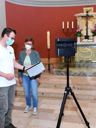 Martin Karger holt mit Pfarrerin Treptow-Garben das digitale Zeitalter in die Kirche.