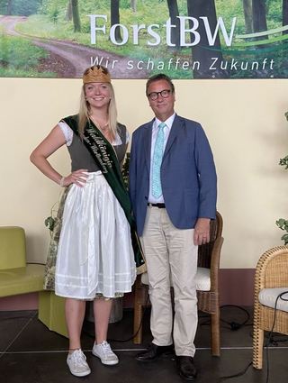 Waldkönigin BW mit Minister für Ernährung, Ländlichen Raum und Verbraucherschutz Peter Hauk
