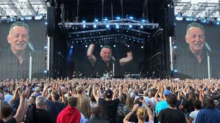 Verkehrsbedingt waren nicht alle Bruce-Springsteen-Fans beim
Auftritt ihres Idols am 21. Juli auf dem Hockenheimring so
euphorisch wie die Glücklichen auf unserem Bild. Glücksgefühle
für alle verspricht das gleichnamige Festival vom 14. bis 17. September  September.