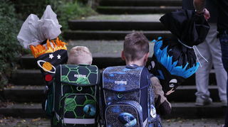 Schultüte, Ranzen und ganz viel Nervosität: Kommende Woche starten die Erstklässler in Baden-Württemberg in die Schule.