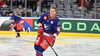 Hat seit dieser Saison den Adler auf der Brust: Verteidiger Jyrki Jokipakka bekommt wegen seiner unübersehbaren Fähigkeiten viel Vertrauen von Cheftrainer Johan Lundskog entgegengebracht.