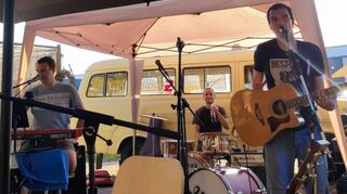 „Schartel“ bringen eine bunte Musikmischung mit.