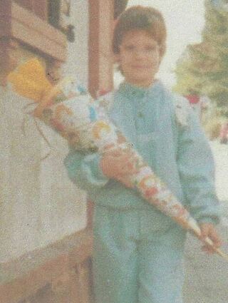 1984 ging man so zum ersten Schultag.