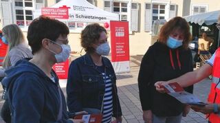 Der Schwetzinger GRN-Chefarzt Christian Bopp wird am Samstag, 23. September, Bürgern die lebensrettenden Wiederbelebungsmaßnahmen zeigen.