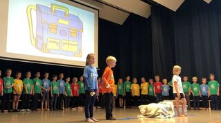 Den Abc-Schützen ein gutes Gefühl vermittelt: Mit dem kleinen Musical „Traum zu glauben“ begrüßen die zweiten Klassen der Friedrich-Ebert-Schule die Schulanfänger.