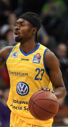 Bazoumana Koné kommt, zunächst einmal zeitlich beschränkt, zu den Würzburg Baskets. In der Jugend spielte er mit Dennis Schröder zusammen.