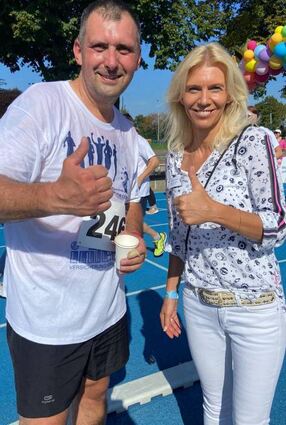 Geschafft und glücklich: Thomas Große mit seiner Frau Tanja Kief.