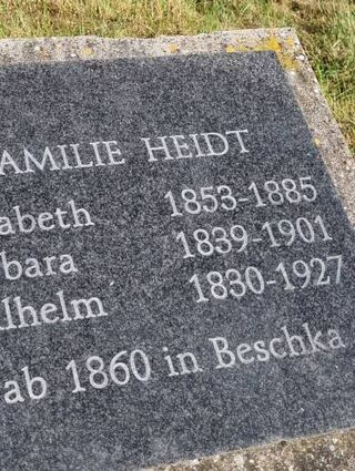 Es gibt einen deutschen Friedhof in Beschka in Serbien.