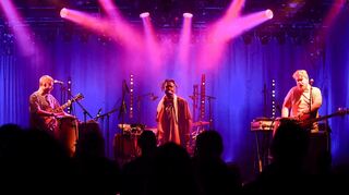 Kraftvoll und pulsierend: die Afro-Elektro-Band Onipa in der Alten Feuerwache beim Planet Ears Festival in Mannheim.