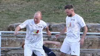 Patrick Greulich (l.) vom FV Brühl befindet sich in Topform.