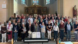 Die erste gemeinsame Probe in der Schutzengelkirche lässt ein großartiges Konzert der Chorgemeinschaft und ihrer musikalischen Gäste im November erwarten.