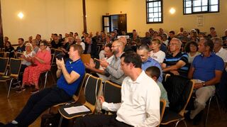 Oftersheim will Vorreiter in Sachen Klimaschutz werden. Die Veranstaltung im Rose-Saal präsentierte die Ergebnisse aus den fünf Gruppen der Bürgerbeteiligung zum möglichen Klimafahrplan der Gemeinde.