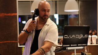 Premiere bei der zehnten Ausgabe der Hockenheimer Nacht der Musik: Bei McDonald’s im Talhaus legt mit la Dous erstmals ein DJ in der langen Partynacht auf.