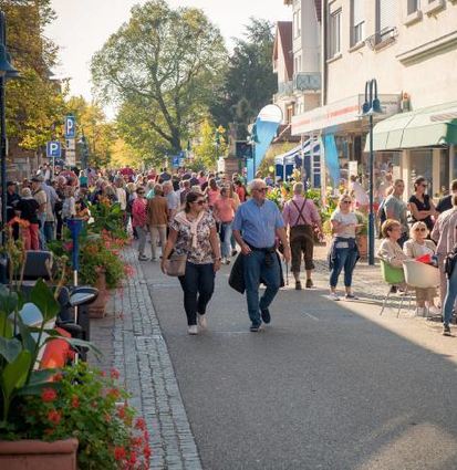 So belebt ist die Karlsruher Straße nur am verkaufsoffenen Sonntag.