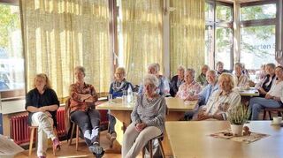 Einen interessanten Vortrag über Frauenpower in der Bibel hat Dr. Almut Rumstadt zum Frauenfrühstück mitgebracht. Das Büffet bereitete Helga Hönig vor.