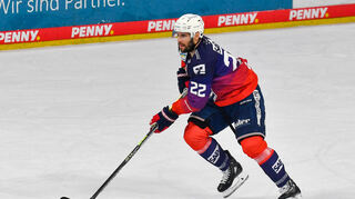 Matthias Plachta verletzte sich im Heimspiel gegen Augsburg.