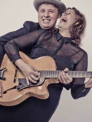 Das Duo Finest Blend spielt in der Kurfürstenstube.