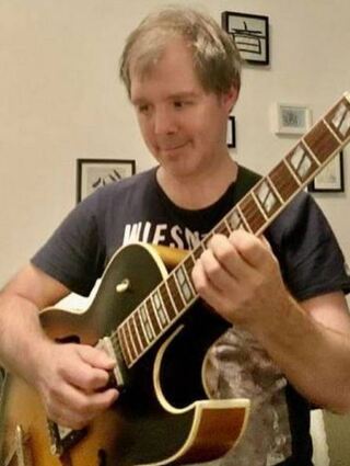Jazzgitarrist Markus Krämer tritt im „Kaffeehaus“ auf.
