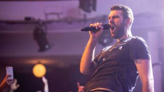 Sänger Kevin Solert gibt auf der Bühne alles – auf dem Bild beim Abschiedskonzert im vergangenen Jahr.