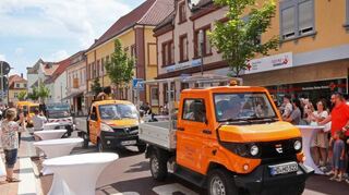 Sanierungsobjekt: Der hier gefeierte Abschluss des Ausbaus der Oberen Hauptstraße steht symbolisch für zahlreiche Investitionen in die Infrastruktur der Stadt.