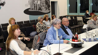 Birgit Kaschta (l.) von der interkulturellen Gruppe und Renate Rottmayer (r.) von den „Grünen Engeln“ haben nur Positives zu berichten.
