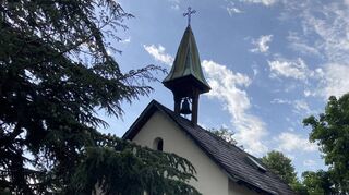 Die Kapelle hat eine wechselhafte Geschichte hinter sich – einst als Würdigung der Helden des Vaterlandes gesehen ist sie heute Mahnmal gegen den Krieg.