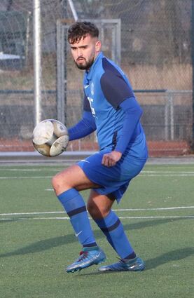 Arlind Berisha erzielt den Anschlusstreffer für den SV 98 Schwetzingen, für Punkte reicht es am Ende nicht.