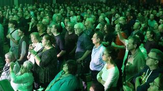 ssz_Konzert Echoes - performing the music of Pink Floyd im Lutherhaus Schwetzingen. Eindruck vom Pink Floyd Cover Band Echoes im Lutherhaus. Das Lutherhaus war sehr gut besucht.