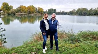Eine kleine Auszeit am Ketscher Anglersee zeigt die Heimatliebe von Daniela Blaschko und Andreas Keilbach. Die Geschwister führen das Möbelhaus in guter Familientradition.