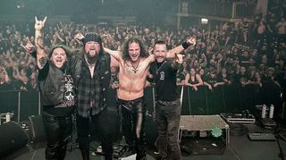 Dougie (v. l.), Johnny, Tobi und Markus starten durch – „9mm Headshot“ starten in eine Kreativphase und kündigen alsbald Material in Form von Songs zum Streamen an.