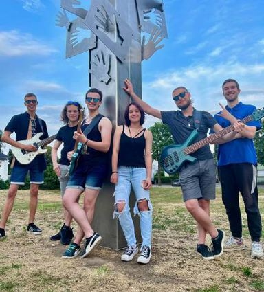 Die Band „Echtzeit“ von der Musikschule ist natürlich auch dabei.