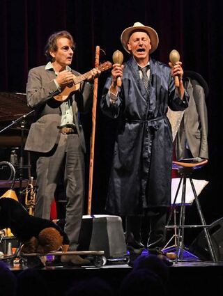 Für glänzende Unterhaltung sorgen das Huub Dutch Duo mit Chris Oettinger (l.) und Hubertus Weijers hier in der Rudolf-Wild-Halle.