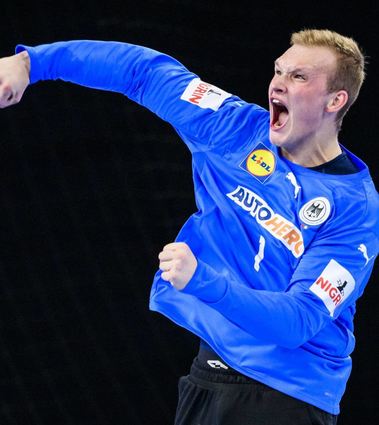 Löwen-Torwart David Späth jubelt im Deutschland-Dress.