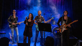Die Band „Echtzeit“ der Hockenheimer Musikschule bietet für die Zuschauer ein abwechslungsreiches Programm.
