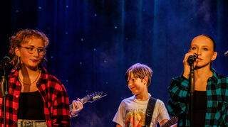 Die Hockenheimer Musikschulband „New Projects“ bei ihrer Premiere. Sie haben schnell ihre Nervosität abgelegt und gut performt.