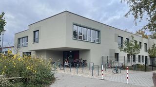 In der Kindertagesstätte Regenbogen herrscht aktuell kein Fachkräftemangel. Nach den Tarifverhandlungen sind jedoch die Personalkosten gestiegen.