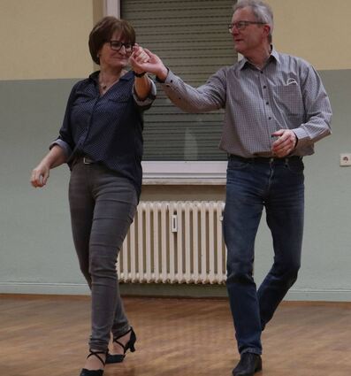 Ein Rhythmus, bei dem sie (und er natürlich auch) einfach mitmuss: Petra und Ralph Oswald.