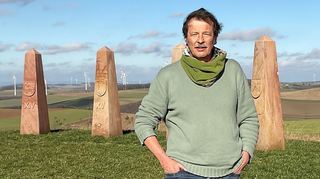 Autor Rolf Schlicher.