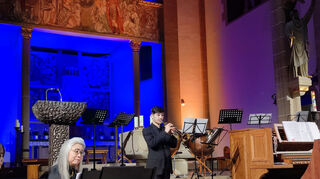 Eriko Takezawa am Klavier und der 18jährige Portugiese Tiago Melo spielen von Vladimir Peskin. Foto: Kaltschmidt
